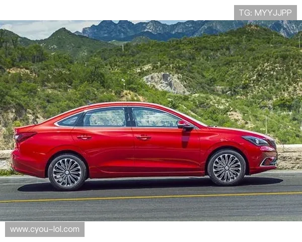 车载足球球星带你体验速度与激情的完美结合，开车也能享受绿茵场的荣耀时刻